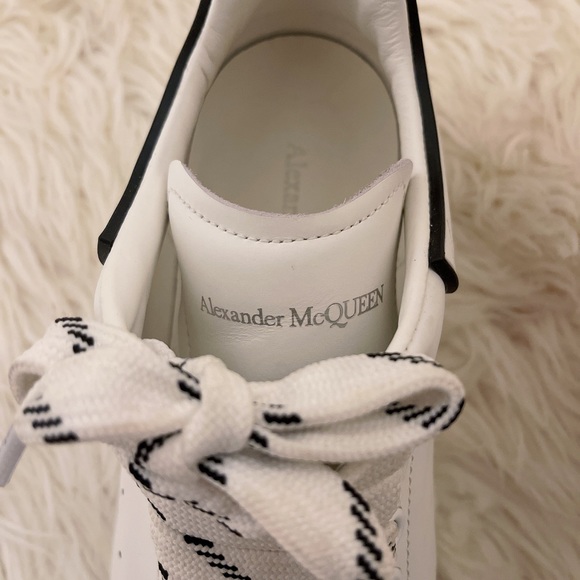 SOLD!! Alexander McQueen sneakers - Picture 5 of 11